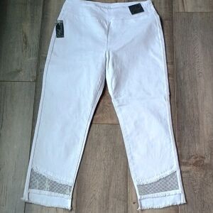 Ethyl Clothing Women's White Cropped Jeans With Silver Accents And Fringe